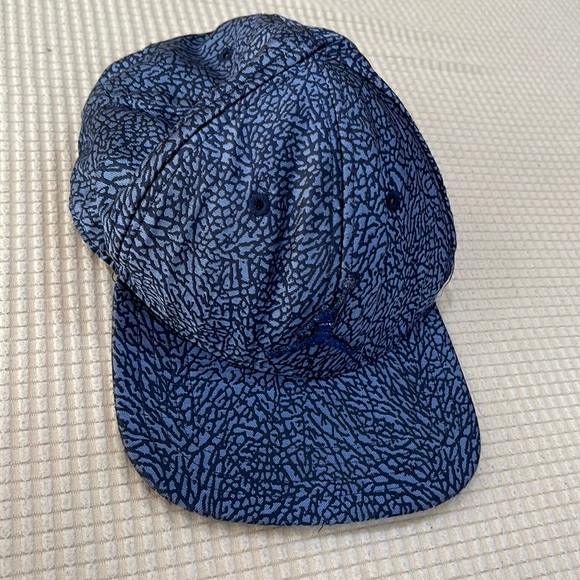 Jordan’s toddler hat - Picture 2 of 4